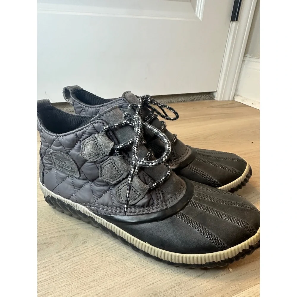 Sorel Out N About Plus Quilted Waterproof Duck Boots Grey Black Women 7.5